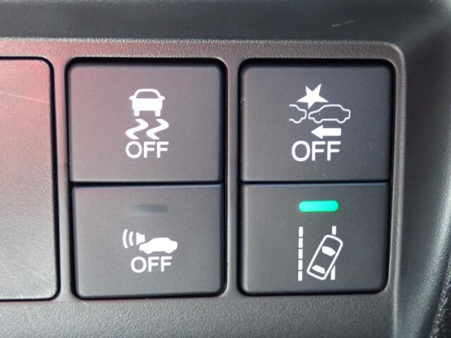 横滑防止機能、衝突回避軽減ブレーキ付きで、より安全にドライブをお楽しみいただけます♪