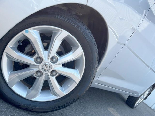【純正14インチアルミホイール】外観にマッチした純正アルミホイールを装着しております。各種社外アルミホイールや、スタッドレスタイヤも取扱いしております。是非ご相談ください♪