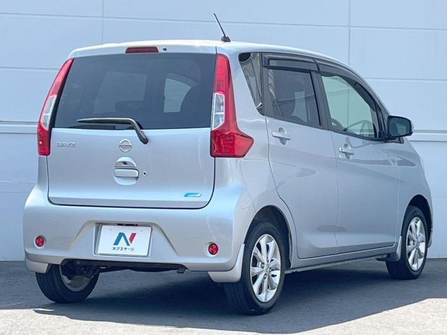 ☆全国のネクステージからお取り寄せが可能※!遠方の店舗に展示してあるクルマが気になる場合も、最寄りの店舗でご覧いただくことが可能です!是非私たちに要望をお聞かせください!※別途費用