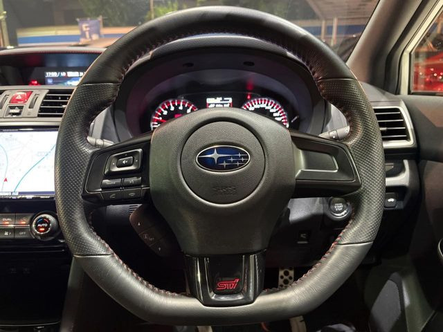 �y�����v�����X�e�A�����O�z�㎿�Ȋv���g�p���邱�ƂŁA��ɂ����������݂ƂĂ��^�]���₷���n���h���ł���