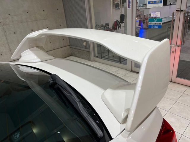 �y��^�����X�|�C���[�z�X�|�[�c�J�[�炵�����O�b�ƈ�������^�����X�|�C���[�𑕒��􍂑����s���̃X�^�r���e�B(���s���萫)����ɖ𗧂��܂��B