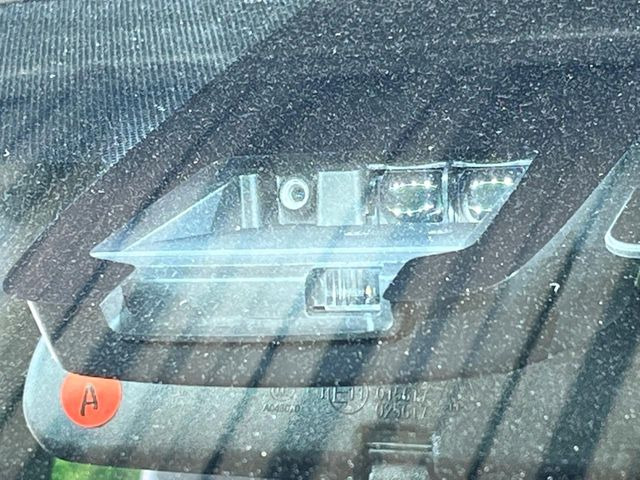 �y�g���^�Z�[�t�e�B�Z���X�z���s���ɑO���̎ԗ�����F�����A�Փ˂������Ȏ��͌x��ƃu���[�L�ŏՓˉ���Ɣ�Q�y�����A�V�X�g�B�����S�Ƀh���C�u�����y���݂��������܂��B