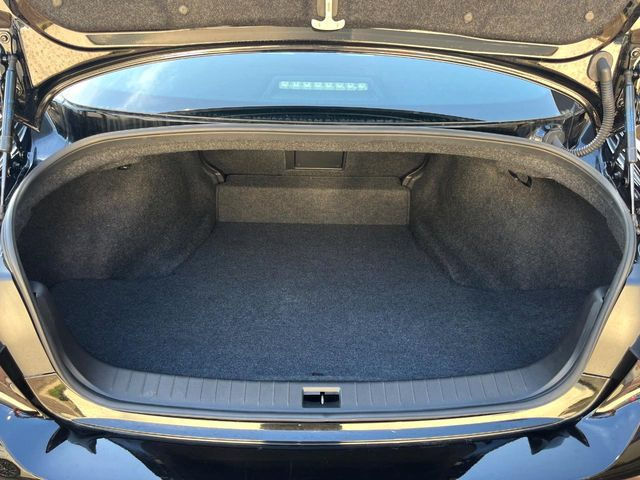 ���i�̂���������ʋ΁A���}���ɏ\���ȉ׎��X�y�[�X���m�ۂ��Ă���܂��B