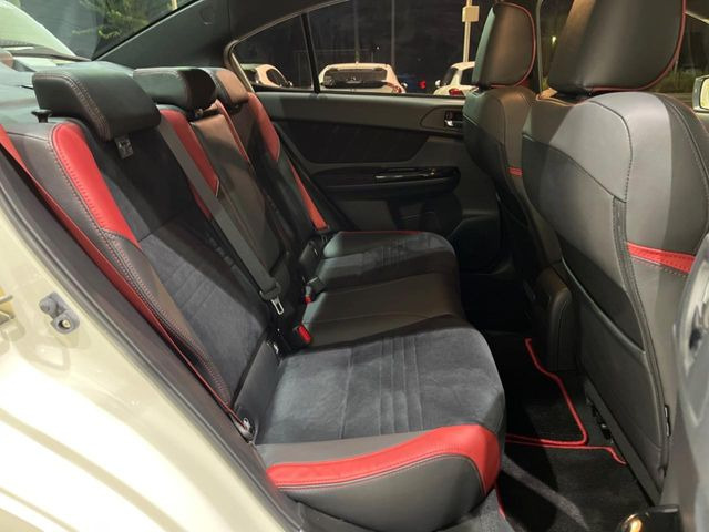 �L�X�Ƃ���2��ڃV�[�g�͋��Z���������A���S�n�����K!�F�B��Ƒ��Ƃ̂��o�����ɂ҂�����ł��B�x�r�[�V�[�g��`���C���h�V�[�g�g�p�������K�ɂ��߂�������������\���ȋ�Ԃ��m�ۂ��Ă��܂��B