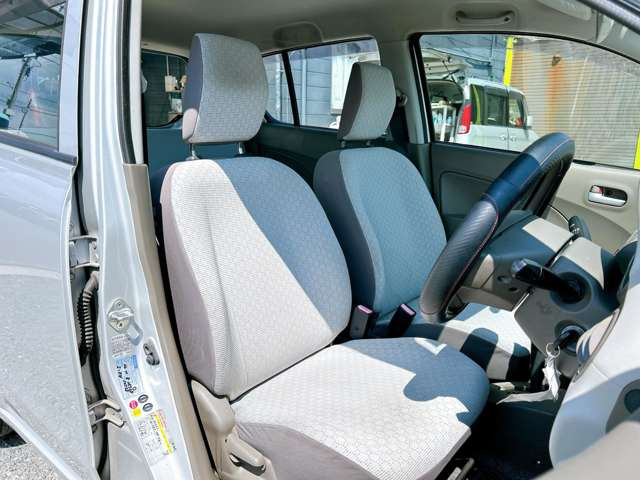 ���X�ł͌y�����Ԃ��畁�ʎԂ܂ŕ��L���I�[�����[�J�[�̎Ԏ�E�F�E�O���[�h��L�x�ɑ����Ă���܂��B