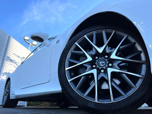 �y����19�C���`�A���~�z�C�[���z�O�ςɃ}�b�`���������A���~�z�C�[���𑕒����Ă���܂��B�e��ЊO�A���~�z�C�[����A�X�^�b�h���X�^�C�����戵�����Ă���܂��B���񂲑��k����������