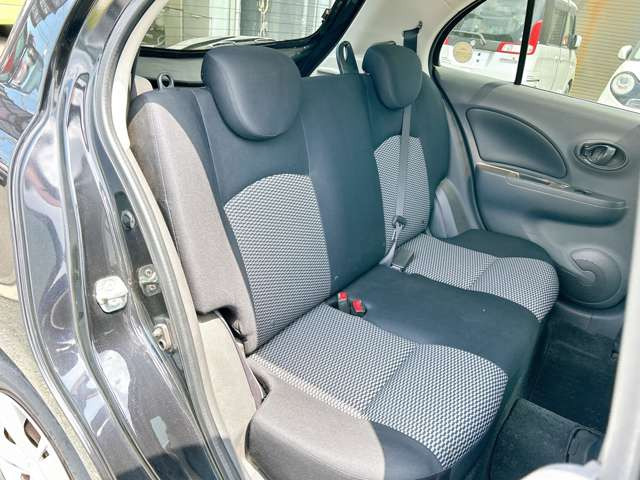 当店では厳選したお車を毎月100台以上の仕入れを行ない、お得な価格で皆様にご提供させて頂いております♪