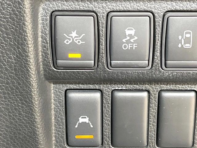 �y�G�}�[�W�F���V�[�u���[�L�z���s���ɑO���̎ԗ�����F�����A�Փ˂������Ȏ��͌x��ƃu���[�L�ŏՓˉ���Ɣ�Q�y�����A�V�X�g�B�����S�Ƀh���C�u�����y���݂��������܂��B