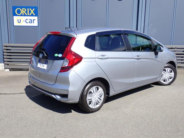 リヤビューの画像になります。オリックス認定中古車には、ご購入後も安心してお乗りいただくために、独自の「オリックス認定中古車保証」をお付けしています。