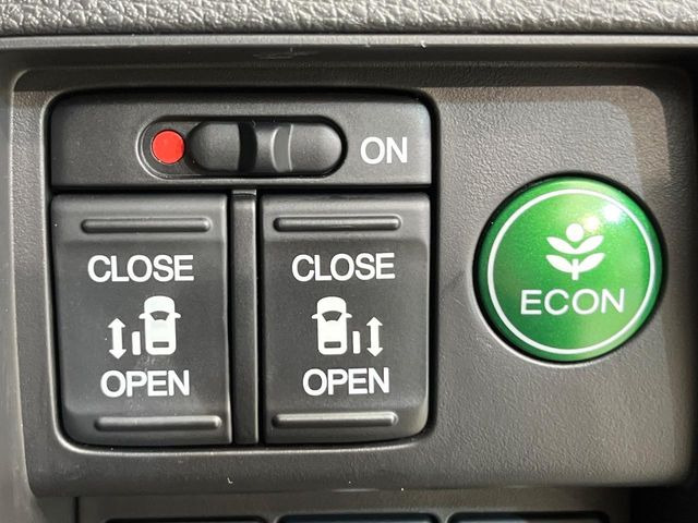 �y�����p���[�X���C�h�h�A�z�X�}�[�g�L�[��^�]�Ȃ̃X�C�b�`�Ō�ȗ����X���C�h�h�A�̊J���\���d��������͂����ăh�A���J����K�v�������A�����Ȃ��q�l�ł��ȒP�ɊJ���߂ł����K�ł���