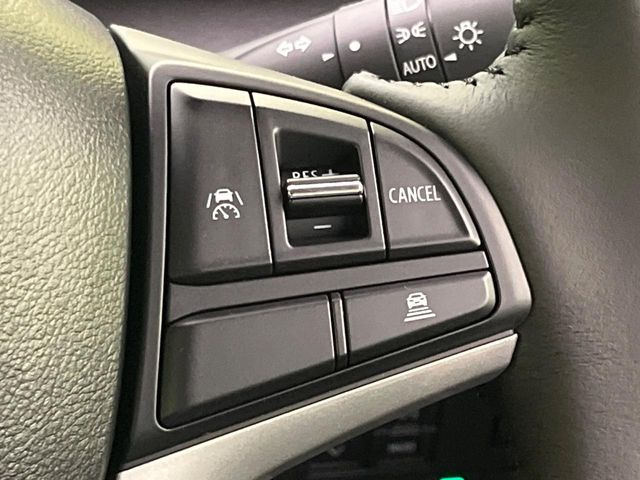 【アダプティブクルーズコントロール】高速道路での長距離走行が楽に!!自動で速度を保つクルーズコントロールが、衝突軽減システムと連携し、前方の車両を感知して車間を保つように速度調節してくれます!!