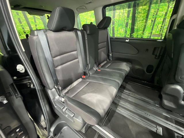 �Z�J���h�V�[�g�͒������������ƂȂ��Ă���A�X���C�h����ΒʘH�X�y�[�X���o��!�O��̈ړ����Ƃ��Ă��ȒP�ł���������A8����Ԏ������K�ȍ���S�n�̃V�[�g�ƂȂ��Ă��܂���