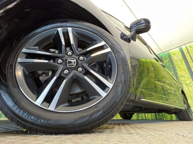 �y����17�C���`�A���~�z�C�[���z�O�ςɃ}�b�`���������A���~�z�C�[���𑕒����Ă���܂��B�e��ЊO�A���~�z�C�[����A�X�^�b�h���X�^�C�����戵�����Ă���܂��B���񂲑��k����������