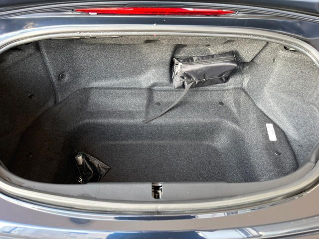 ���i�̂���������ʋ΁A���}���ɏ\���ȉ׎��X�y�[�X���m�ۂ��Ă���܂��B