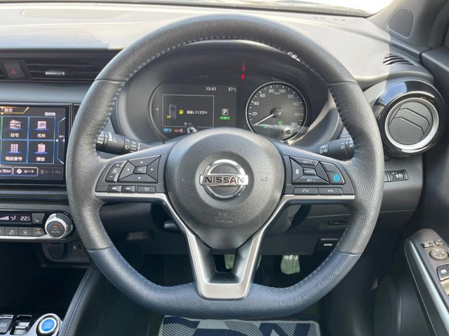 �y�����v�����X�e�A�����O�z�㎿�Ȋv���g�p���邱�ƂŁA��ɂ����������݂ƂĂ��^�]���₷���n���h���ł���