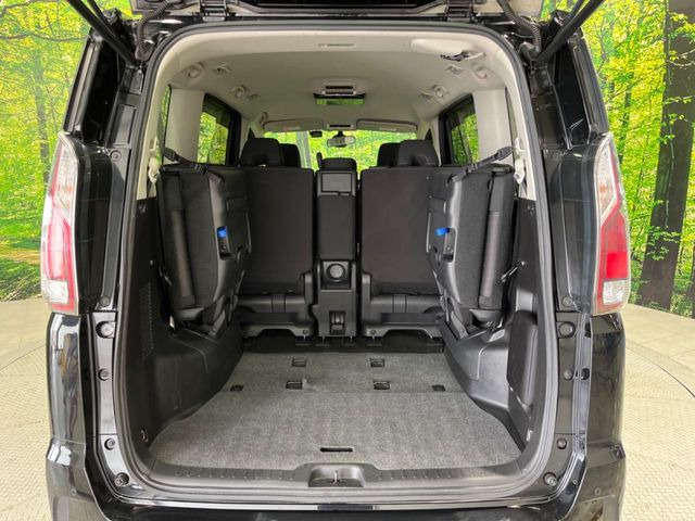 ���i�̂���������ʋ΁A���}���ɏ\���ȉ׎��X�y�[�X���m�ۂ��Ă���܂��B�Z�J���h�V�[�g��|���ƁA�傫�ȉו��̐ύڂ��\�ł���