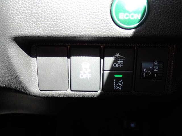 横滑防止機能、衝突回避軽減ブレーキ付きで、より安全にドライブをお楽しみいただけます♪