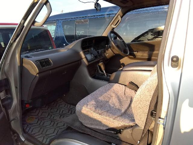 ハイエース3.0 スーパーカスタム トリプルムーンルーフ ディーゼル 4WD