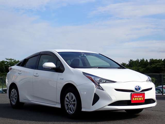 プリウス1.8 S E-Four 4WD