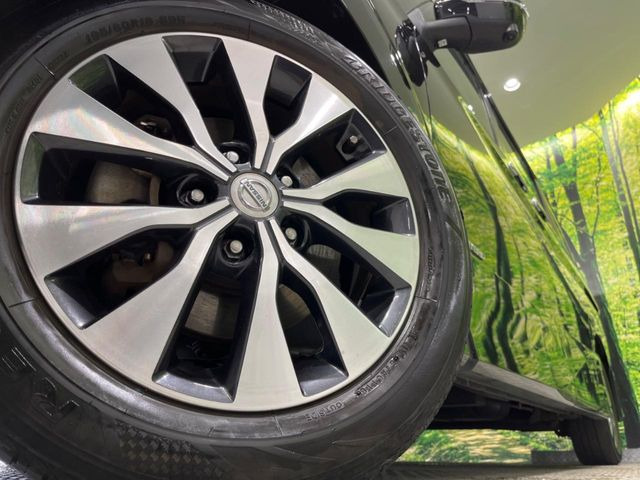 �y�����I�v�V����16�C���`�A���~�z�C�[���z�����I�v�V�����z�C�[���𑕒��B���s���\�̌���ɉ����A�O�ς����X�^�C���b�V���ɂȂ��Ă��܂��B