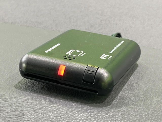 【ETC】高速道路の料金所をストレスなく通過!話題のスポットやサービスエリアに多い「スマートIC」利用時は必須のアイテムです。当店でセットアップを実施、ご納車当日からすぐにご利用いただけます!