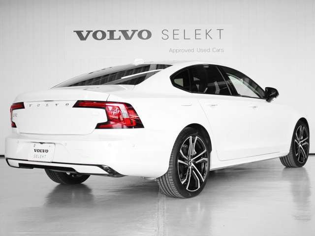 S90リチャージ PHEV T8 AWD アルティメット 4WD