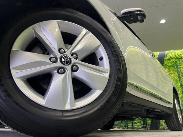 【純正17インチアルミホイール】外観にマッチした純正アルミホイールを装着しております。各種社外アルミホイールや、スタッドレスタイヤも取扱いしております。是非ご相談ください♪