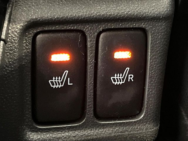 【前席シートヒーター】寒い日に重宝するシートヒーター!エアコンより早く温まってくれるので寒がりの人も安心ですね♪エアコンの温風は乾燥するから苦手、という方にもをおすすめです。