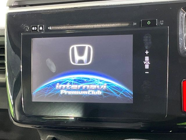 �y�����i�r�z�l�C�̏����i�r�𑕔����Ă���܂��B�i�r�̎g���₷���͂������A�I�[�f�B�I�@�\���[��!�L�����v�◷�s�͂������A�ʋ΂┃�����ȂǕ��i�̃h���C�u���y�����Ȃ�͂���