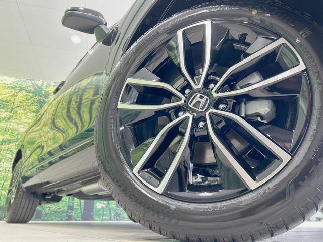 �y����18�C���`�A���~�z�C�[���z�O�ςɃ}�b�`���������A���~�z�C�[���𑕒����Ă���܂��B�e��ЊO�A���~�z�C�[����A�X�^�b�h���X�^�C�����戵�����Ă���܂��B���񂲑��k����������