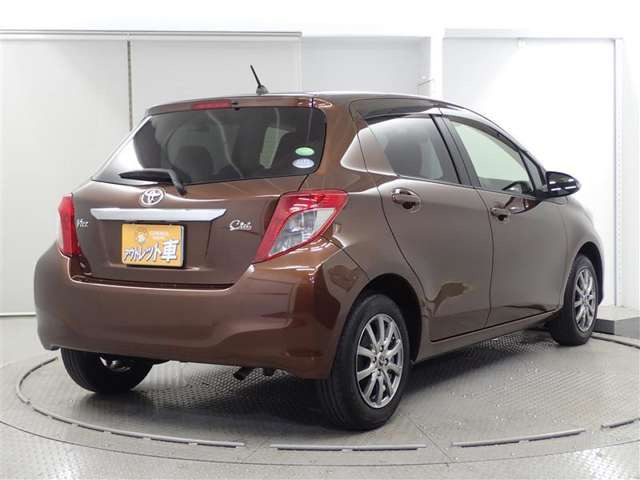 ヴィッツ1.0 F シエル