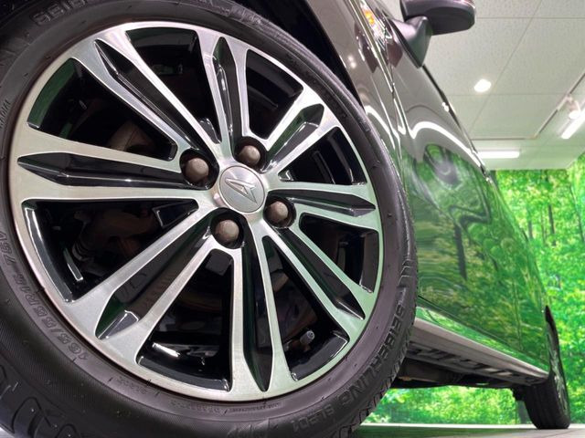 【純正15インチアルミホイール】外観にマッチした純正アルミホイールを装着しております。各種社外アルミホイールや、スタッドレスタイヤも取扱いしております。是非ご相談ください♪