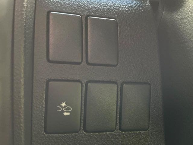 【トヨタセーフティセンス】走行中に前方の車両等を認識し、衝突しそうな時は警報とブレーキで衝突回避と被害軽減をアシスト。より安全にドライブをお楽しみいただけます。