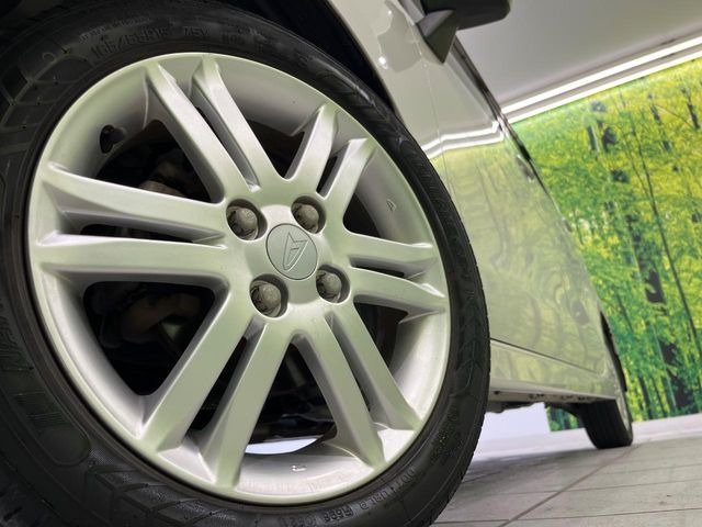 【純正15インチアルミホイール】外観にマッチした純正アルミホイールを装着しております。各種社外アルミホイールや、スタッドレスタイヤも取扱いしております。是非ご相談ください♪