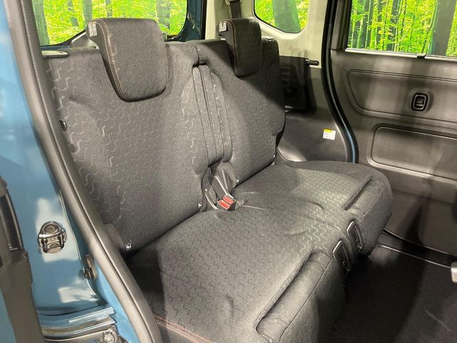 ���i���ȃI���W�i���t���A�}�b�g���I�v�V�����ɂĂ��p�ӂ��Ă���܂��B���D���ȃf�U�C����J���[�����Ԃɍ��킹�đI��ł����������Ƃ��ł��܂���