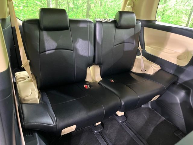 3列目シートはもちろん状態良好☆大人でもゆったりと座って頂けますので、大人数でのお出かけもラクラクです♪ご家族で、気の知れた仲間で、ドライブに行くのが楽しみですね♪