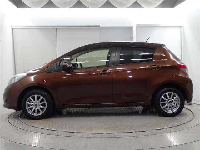 ヴィッツ1.0 F シエル