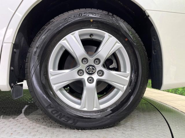【純正16インチアルミホイール】外観にマッチした純正アルミホイールを装着しております。各種社外アルミホイールや、スタッドレスタイヤも取扱いしております。是非ご相談ください♪