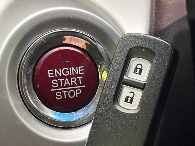 �yHonda�X�}�[�g�L�[�z�J�o����|�P�b�g�ɓ��ꂽ�܂܂ł��h�A�̎{���E�������\�ȃX�}�[�g�L�[�𑕔��B�G���W���̃I���E�I�t�����J�M�����o���K�v����������Ƃ��Ă��֗��ł���