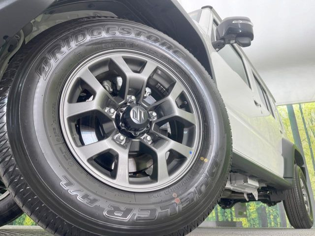 �y�����A���~�z�C�[���z�O�ςɃ}�b�`���������A���~�z�C�[���𑕒����Ă���܂��B�e��ЊO�A���~�z�C�[����A�X�^�b�h���X�^�C�����戵�����Ă���܂��B���񂲑��k����������