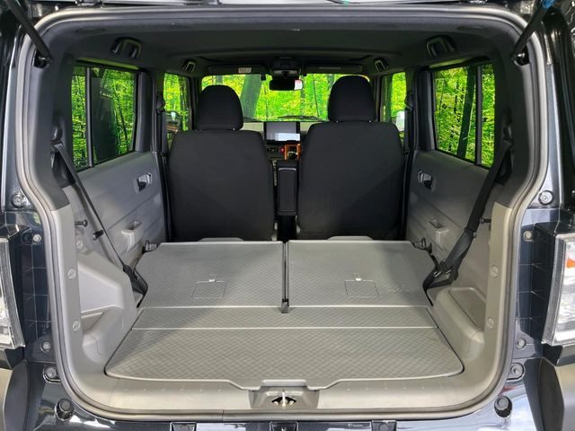 ���i�̂���������ʋ΁A���}���ɏ\���ȉ׎��X�y�[�X���m�ۂ��Ă���܂��B�Z�J���h�V�[�g��|���ƁA�傫�ȉו��̐ύڂ��\�ł���