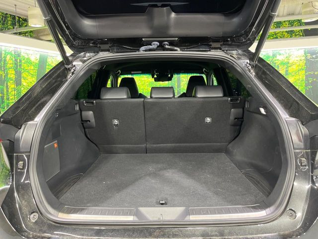 【パワーバックドア】スマートキーや運転席のボタンを押すだけでリアゲートが自動で開閉します!荷物を持っている時や、高い位置にあるバックドアを閉める際に便利な機能です♪