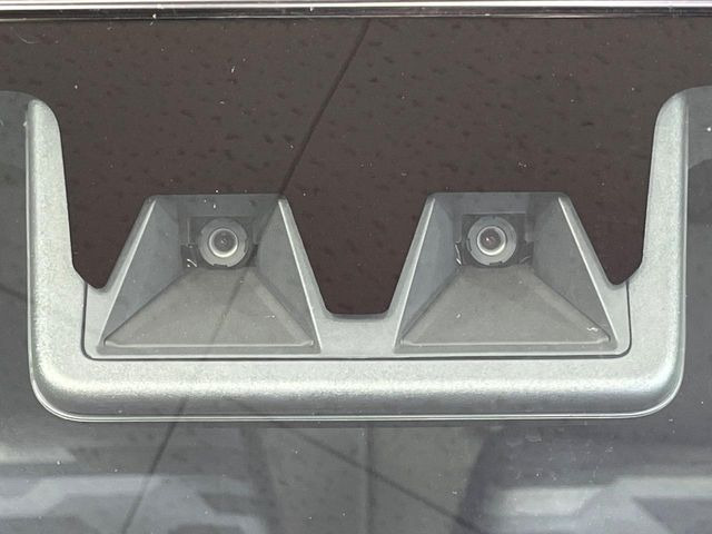 �y�X�}�[�g�A�V�X�g�z���s���ɑO���̎ԗ�����F�����A�Փ˂������Ȏ��͌x��ƃu���[�L�ŏՓˉ���Ɣ�Q�y�����A�V�X�g�B�����S�Ƀh���C�u�����y���݂��������܂��B