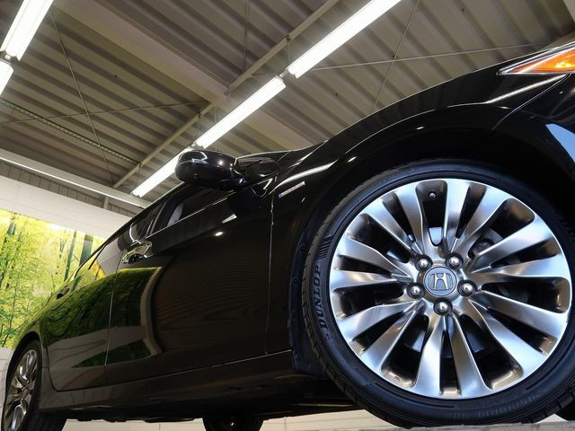 �y����19�C���`�A���~�z�C�[���z�O�ςɃ}�b�`���������A���~�z�C�[���𑕒����Ă���܂��B�e��ЊO�A���~�z�C�[����A�X�^�b�h���X�^�C�����戵�����Ă���܂��B���񂲑��k����������