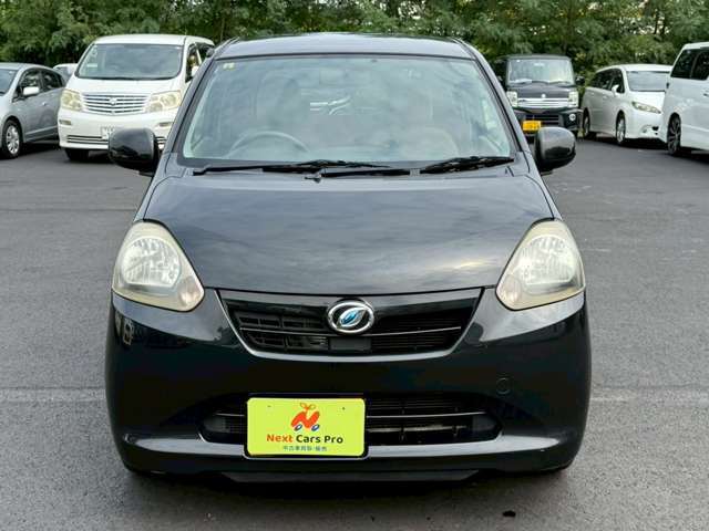 当店在庫は外装、内装クリーニング後に展示し、併せて事故修復歴の有無、メーター改ざん歴の有無も第三者機関による検査を全台実施しております。車検、整備、鈑金塗装も自社で対応できますのでご安心ください。