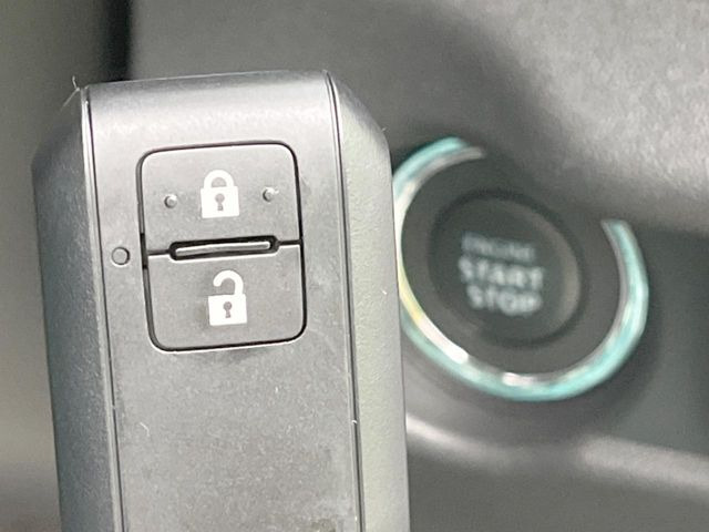 �y�L�[���X�X�^�[�g�V�X�e���z�J�o����|�P�b�g�ɓ��ꂽ�܂܂ł��h�A�̎{���E�������\�ȃX�}�[�g�L�[�𑕔��B�G���W���̃I���E�I�t�����J�M�����o���K�v����������Ƃ��Ă��֗��ł���