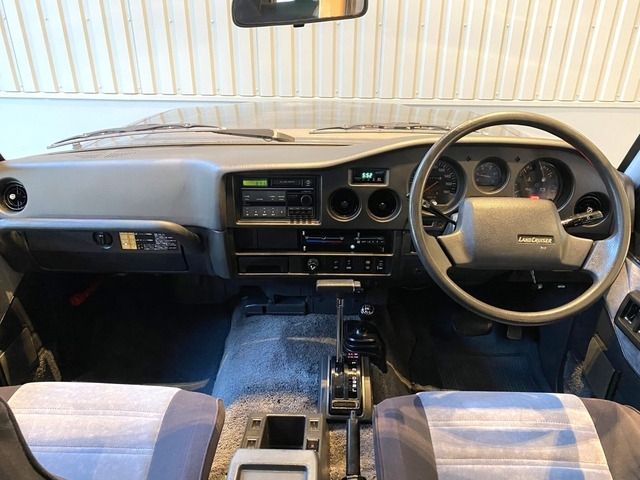 ランドクルーザー804.0 VX 4WD