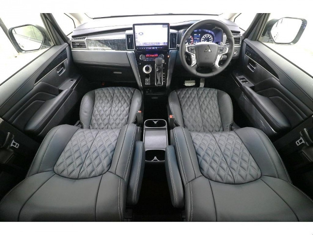 デリカD:52.2 ブラック エディション 4WD