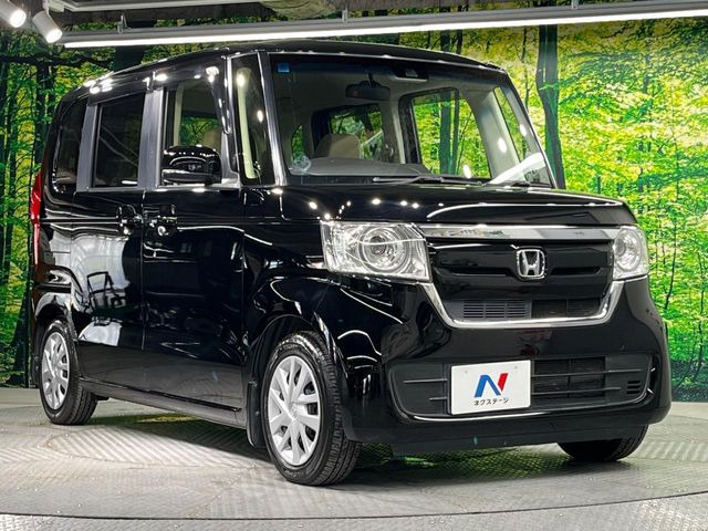 大好評のボディコーティング「弾スプラッシュコート」もご納車までに施工可能。通常のガラスコートと異なる、耐久年数6年の無機質ガラスコーティングが、ボディをキレイな状態に保ってくれます。