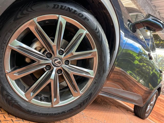 �y����18�C���`�A���~�z�C�[���z�O�ςɃ}�b�`���������A���~�z�C�[���𑕒����Ă���܂��B�e��ЊO�A���~�z�C�[����A�X�^�b�h���X�^�C�����戵�����Ă���܂��B���񂲑��k����������